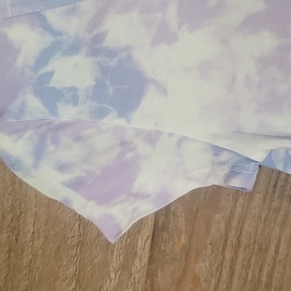 Pink Rose Medium Blue and Purple Tie Dye Vneck Short Sleeve Tee NWT - Picture 3 of 5